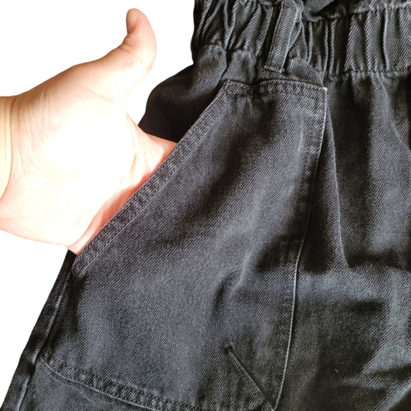 🌟3 For $15 SALE🌟 ZARA Black Paperbag High Waisted Baggy Denim Shorts - Picture 3 of 6